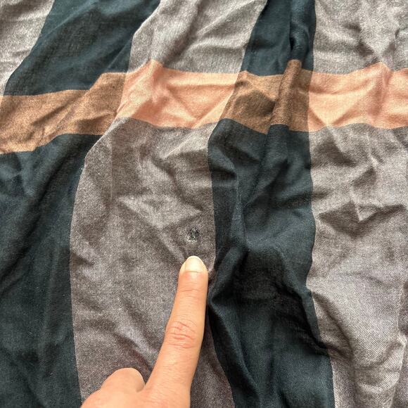 Authentic Burberry Tartan Check Scarf Shawl - Picture 5 of 7